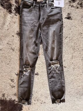 VERVET BY FLYING MONKEY Distressed Grey Skinny Jeans